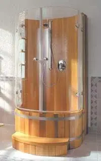 Aktuell Duschkabine aus Western Red Cedar mit Türe und Lärcheboden