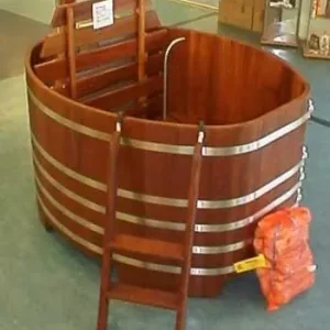 Markenprodukt Badebottich mit holzbeheiztem Unterwasserofen 130 x 126 cm