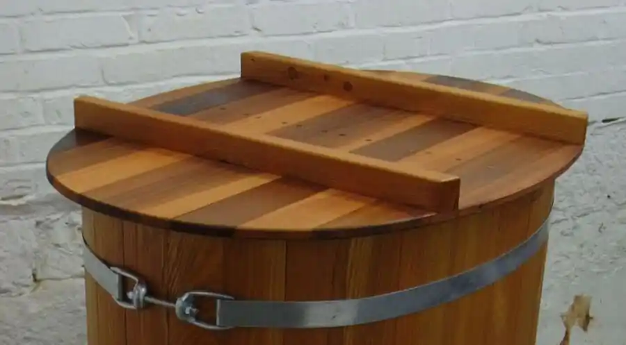 Direktkauf UV beständiger Red Cedar Holzbottich Deckel 122 cm x 72 cm Lasuranstrich außen